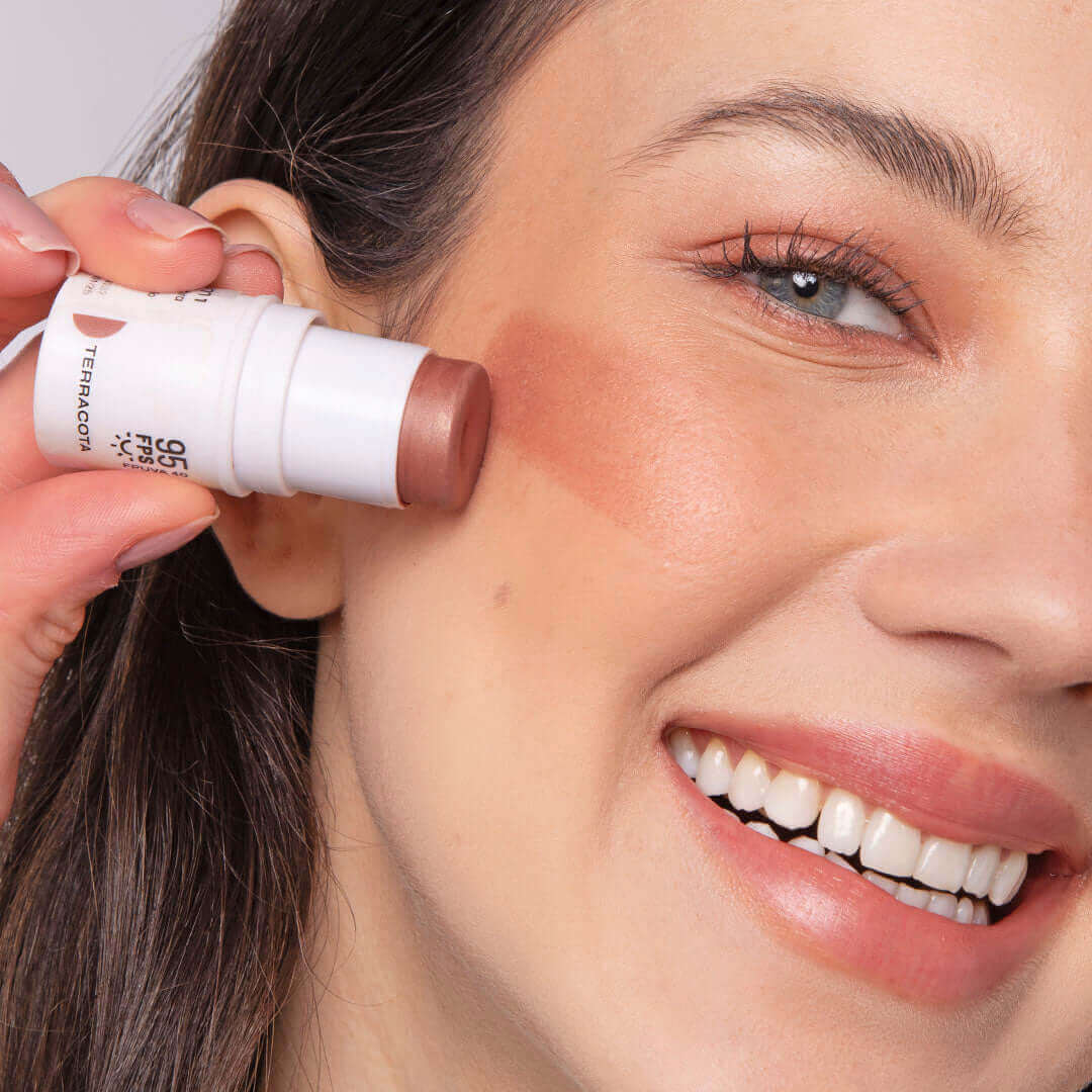 Bastão 3 em 1 - Blush, Batom e Sombra FPS 95