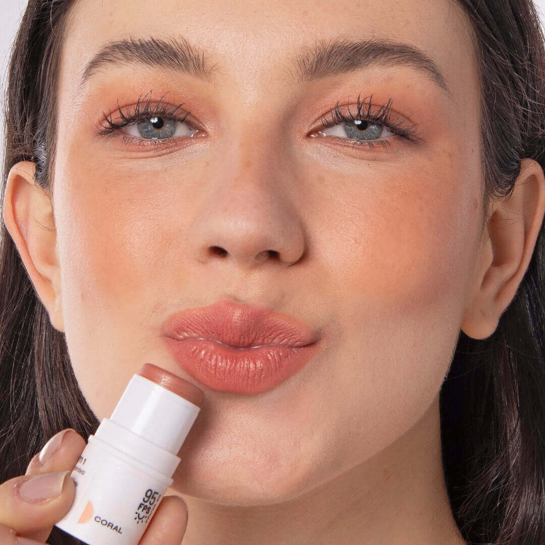 Bastão 3 em 1 - Blush, Batom e Sombra FPS 95