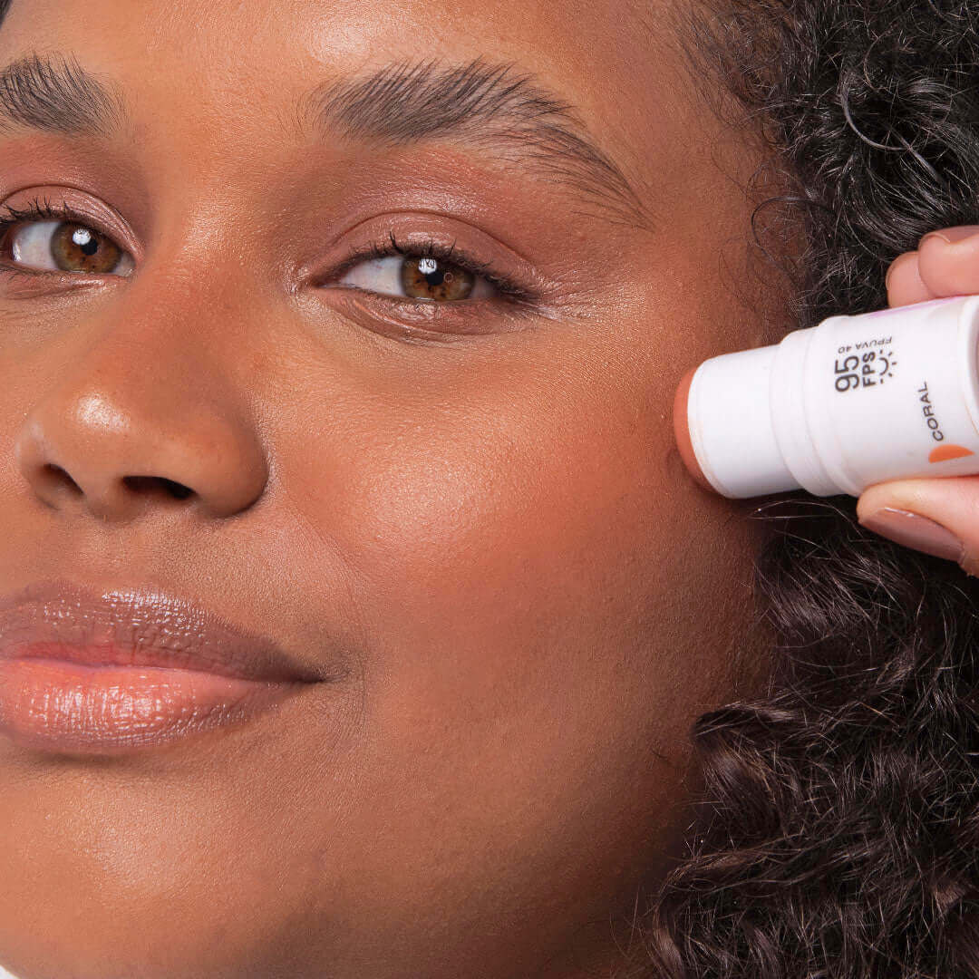 Bastão 3 em 1 - Blush, Batom e Sombra FPS 95